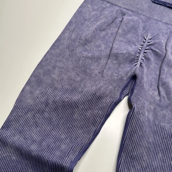 Bo+Tee Sprinter Leggings - violet.  Size small - Picture 3 of 10